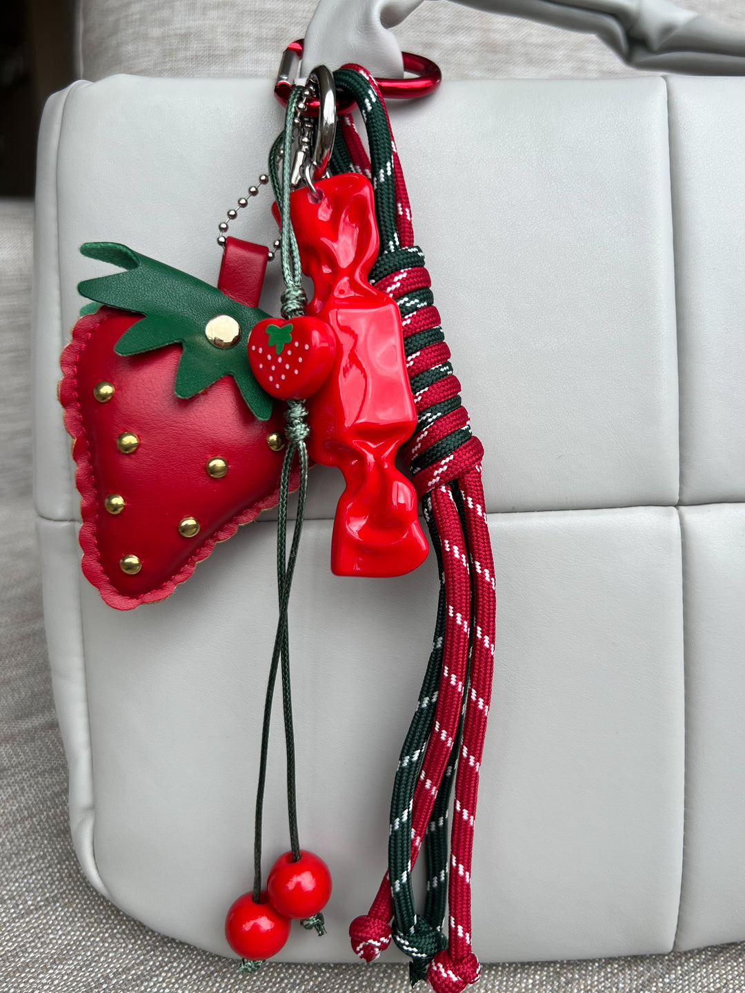 Llavero charms fresa 598-29